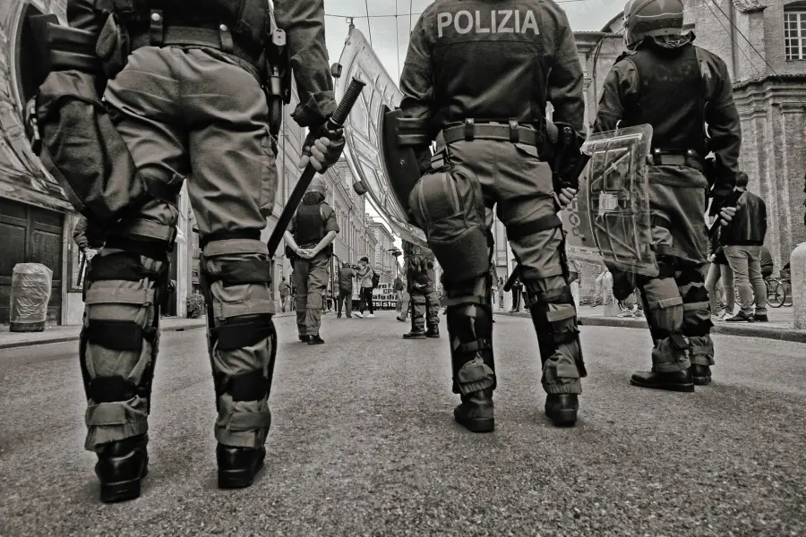 Busto Arsizio, tentata rapina sul treno: tre uomini arrestati