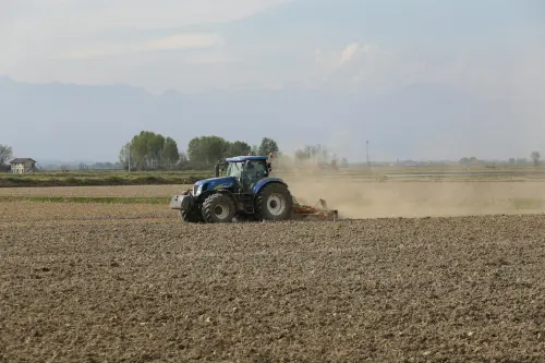 Giovani agricoltori in Lombardia, bando da 755mila euro per il 2026